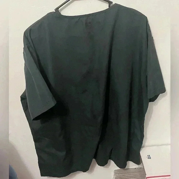 Dark grey scrub top - Picture 5 of 5